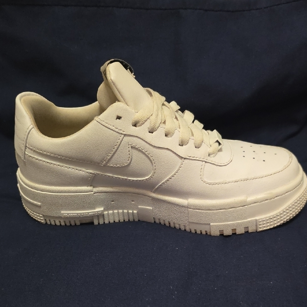 Nike Women's Cream Sneakers - Picture 5 of 13